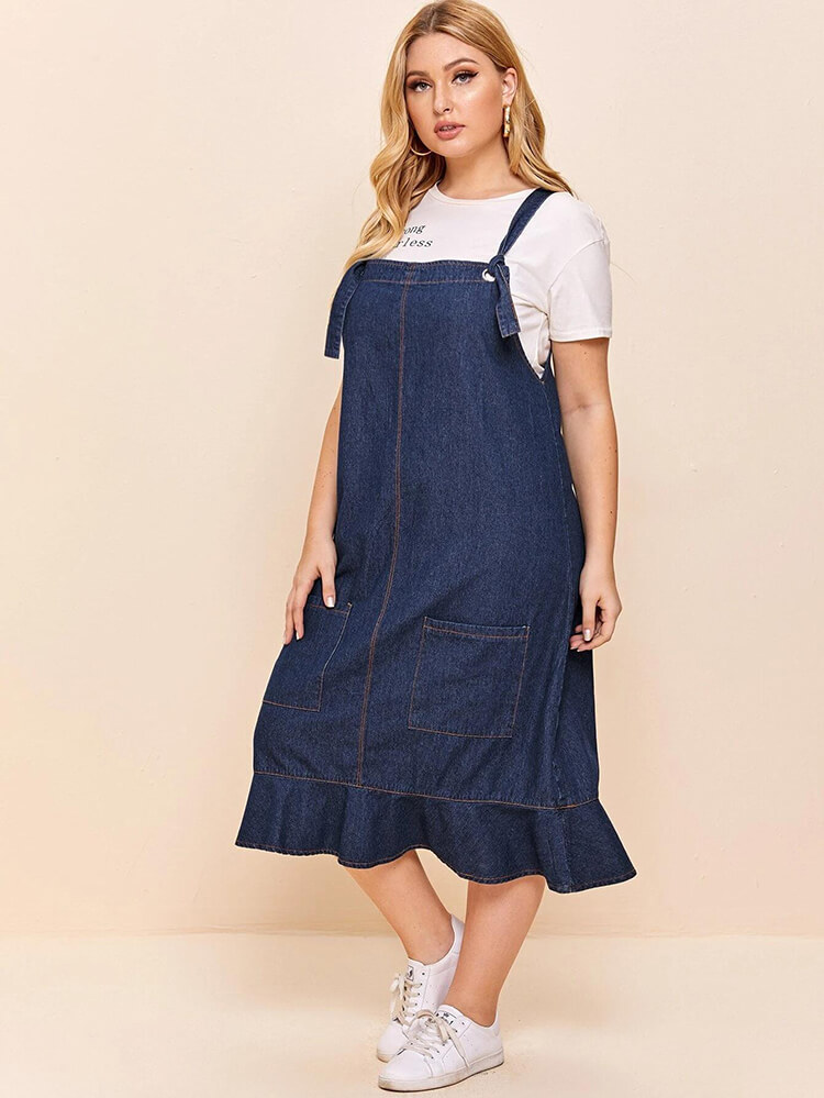 Plus size denim dress of mid-length with straps Classic and simple ...